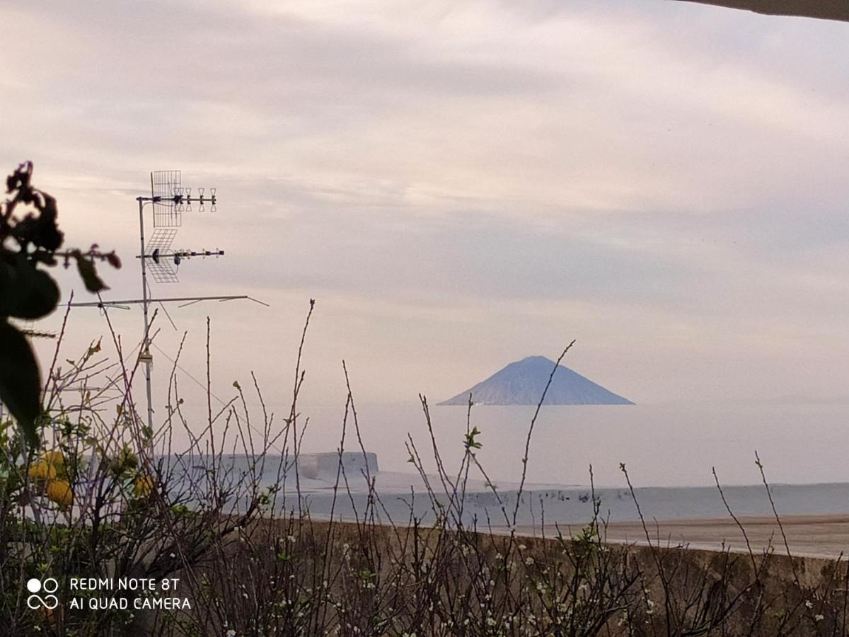 Villetta Punta Granata Santa Marina Salina Exterior foto